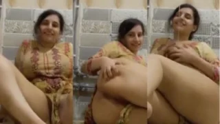 Hindi Sex Naked Pakistani girl with a huge ass