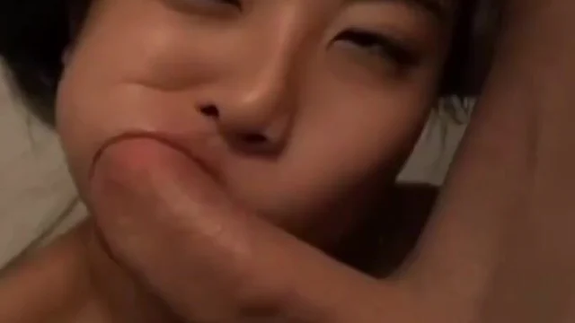 Chudai Video with a large American cock in the mouth